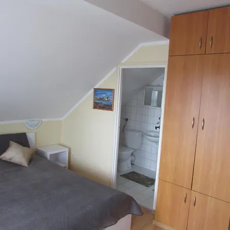 招待所 Goscinne Hallera 11