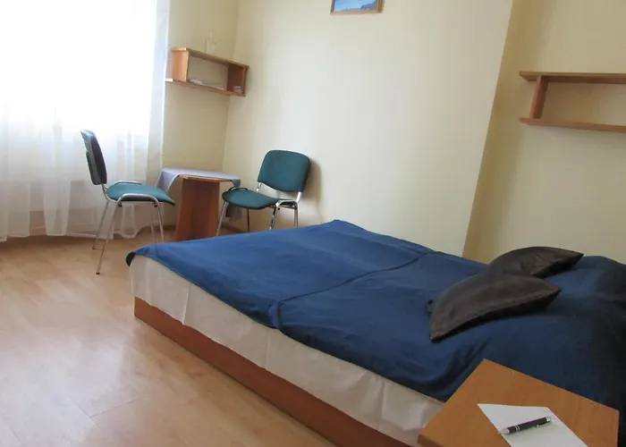 Goscinne Hallera 11 Penzion 3*